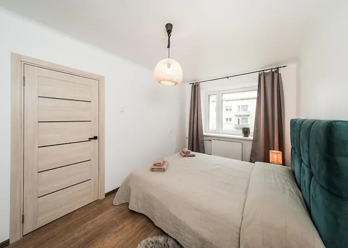 Bright Apartment Near The Mall